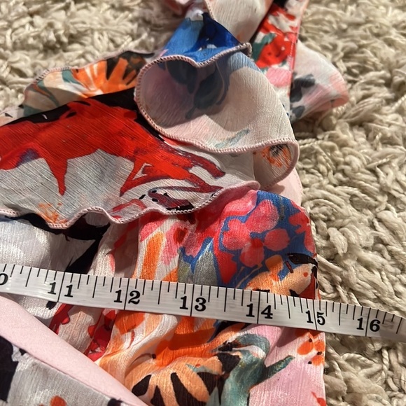 Beautiful Tahari floral dress size 4 - Picture 7 of 8